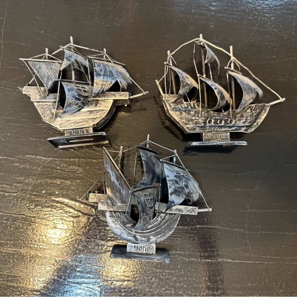 Vintage Trio Small Metal Ships Sculpture, "Nina” “Pinta" and the Santa Maria” - Picture 2 of 6